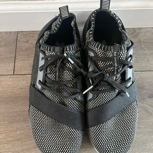 Under Armour women’s cross country shoes.